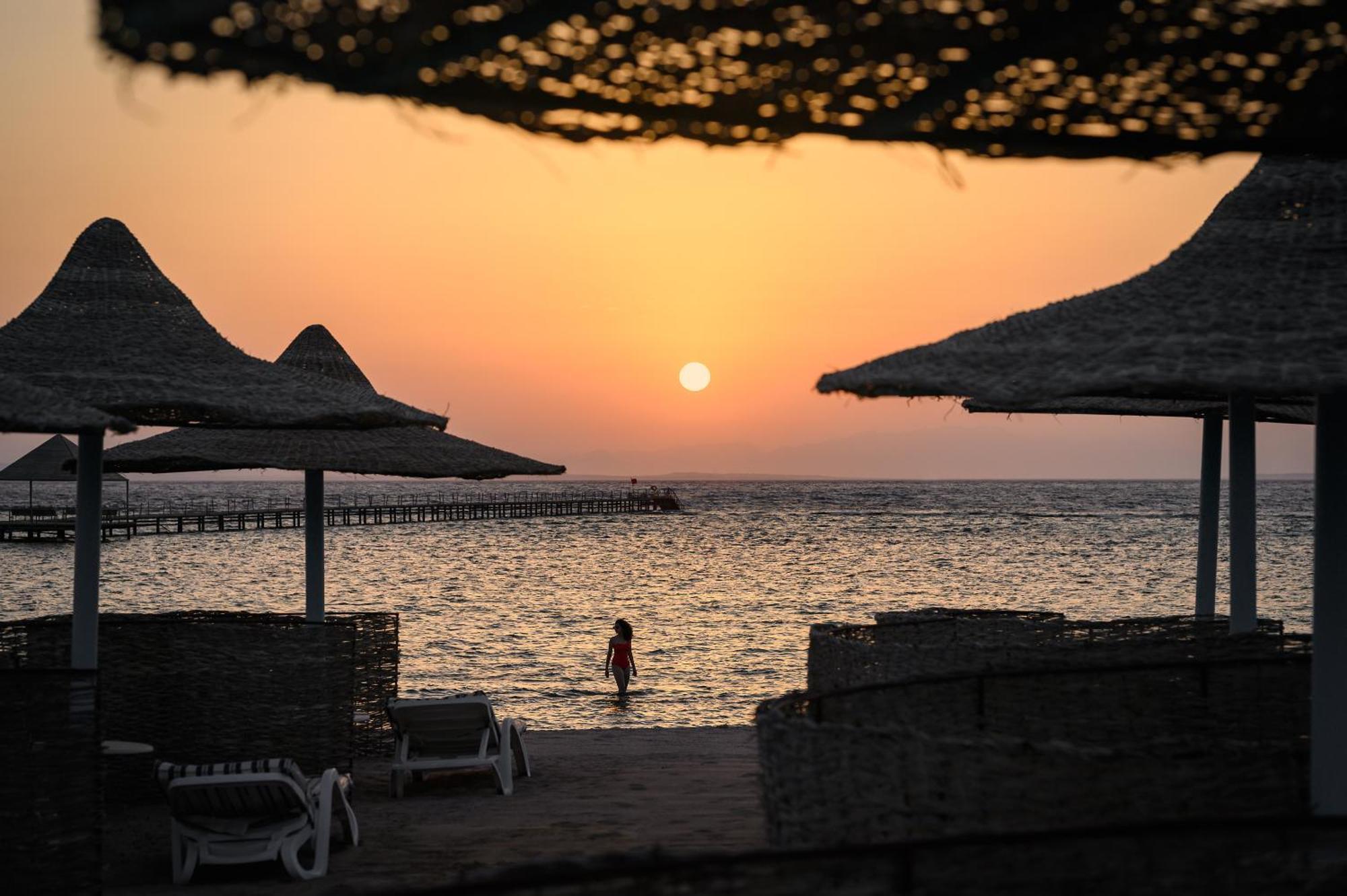 Iberotel Redsina ชาร์มเอลชีค ภายนอก รูปภาพ Sunset at the Dead Sea