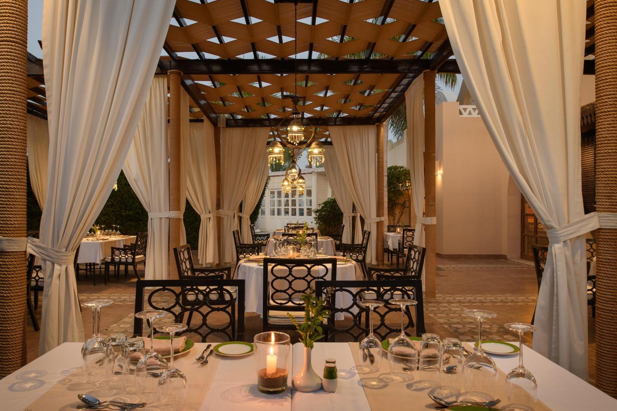 Iberotel Redsina ชาร์มเอลชีค ภายนอก รูปภาพ The restaurant at the hotel