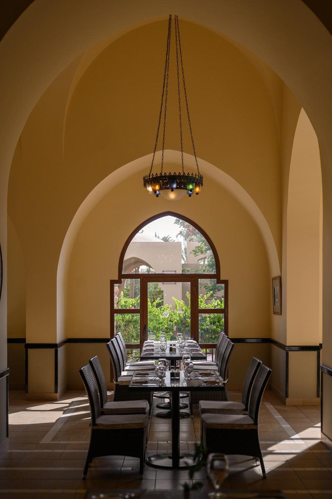 Iberotel Redsina ชาร์มเอลชีค ภายนอก รูปภาพ Interior of the restaurant